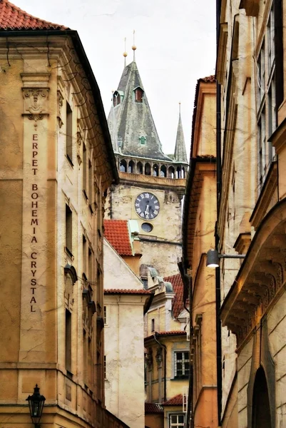 La torre del reloj en Praga - imagen tonificada en estilo grunge Fotos de stock