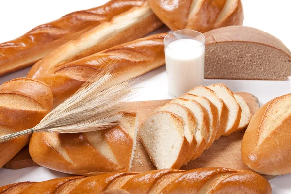 Brot und Milch — Stockfoto