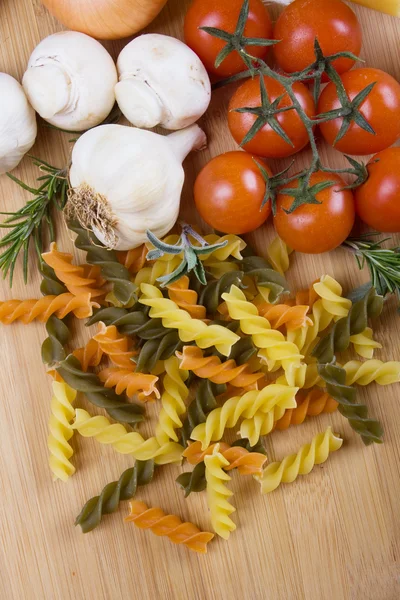 Italienska tricolore pasta — Stockfoto