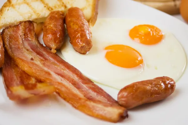 Engels ontbijt eten — Stockfoto