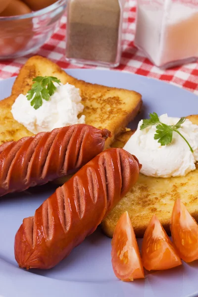 Grilled sausage with french toast — Stock Photo, Image