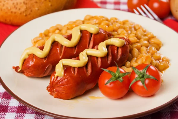 Salsiccia con fagioli e senape — Foto Stock