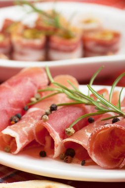 Prosciutto biberiye ve biber ile