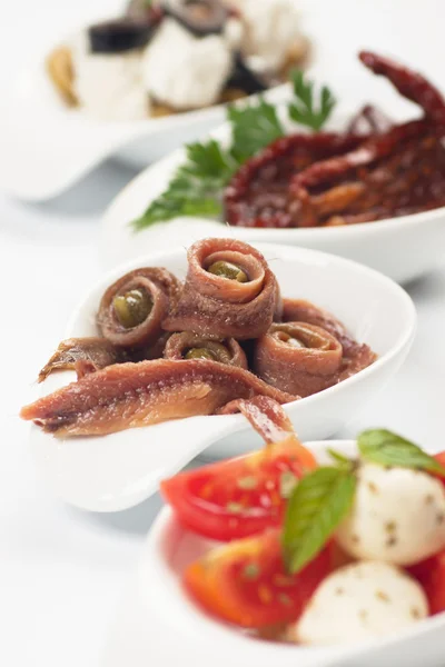 Rollos de anchoa servidos como aperitivo —  Fotos de Stock