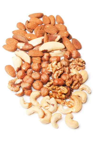 Blandade nötter isolerad på vit — Stockfoto
