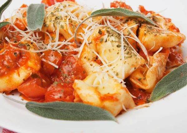 Italské tortellini těstoviny — Stock fotografie