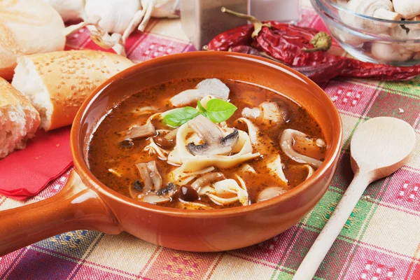 Гриб і суп з локшиною — стокове фото
