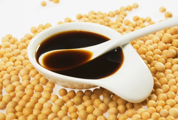Soy sauce and soybean — Stock Photo, Image