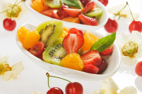 Čerstvý ovocný salát — Stock fotografie