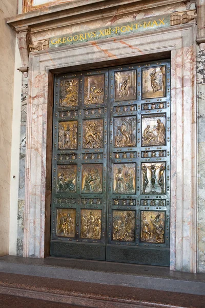 Szent Péter-bazilikára. Egy évforduló-kapu — Stock Fotó