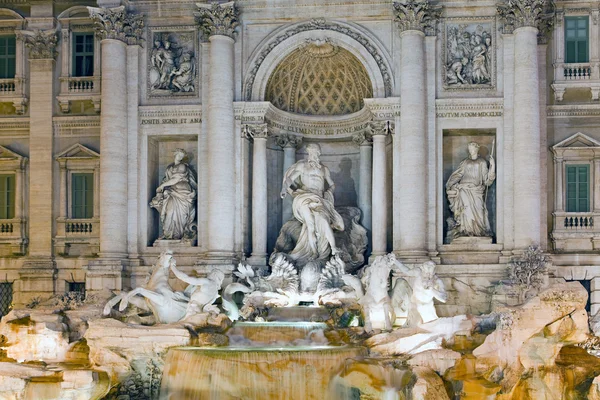 Italië. Rome. fontein van trevi nachts — Stockfoto