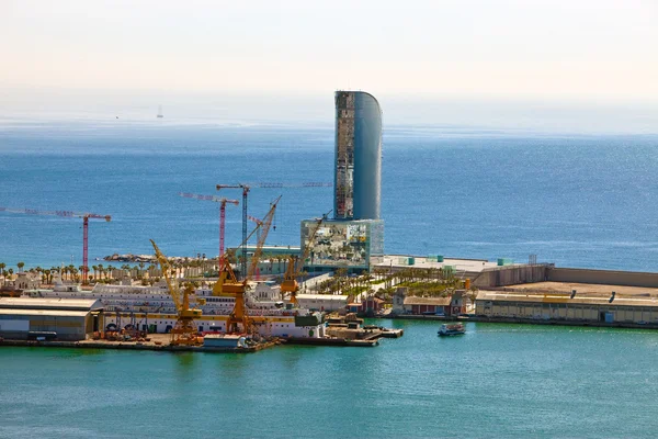 Spanje. Barcelona. het bovenaanzicht op zeehaven — Stockfoto