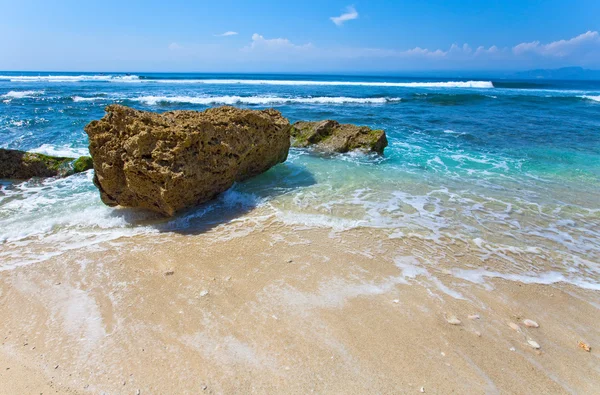 Πετρώματα στον ωκεανό, η Ινδονησία — Φωτογραφία Αρχείου