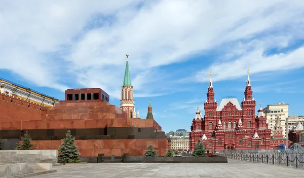 Rød plass. Kreml, Mausoleum og Historisk museum. Moskva. R – stockfoto
