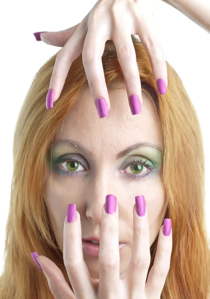 Žena s make-up a dlouhé nehty — Stock fotografie