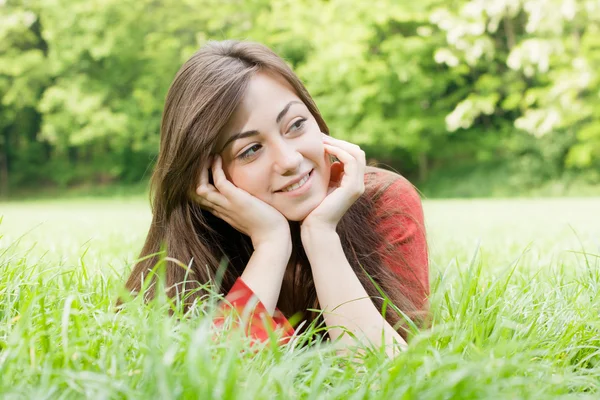 Happy girl outdoors relaxed — Stock Photo, Image