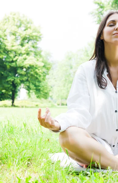Yoga donna meditazione posa — Foto Stock
