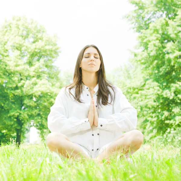 Jóga žena meditační pozice — Stock fotografie