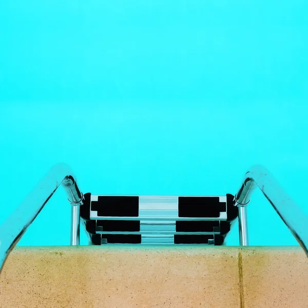 Drabina basenowa — Zdjęcie stockowe