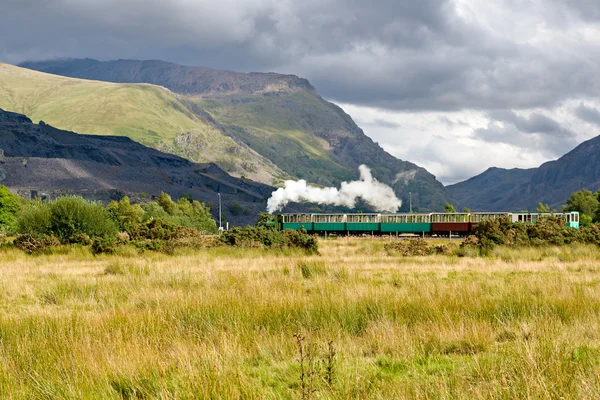 Steam train in Llamberris, Snowdonia, Wales — Stock Photo, Image