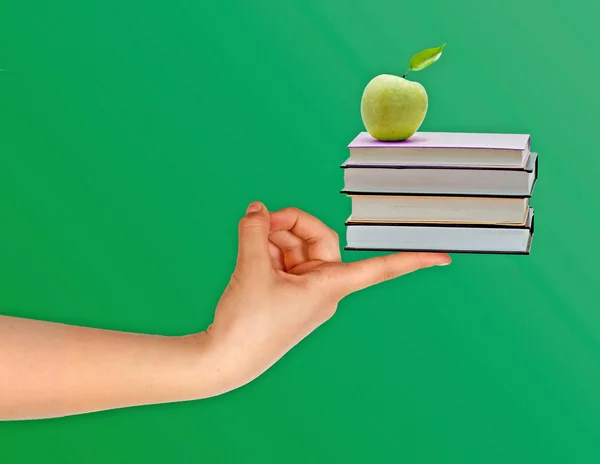 Elma eğitim hediye olarak el kitapları — Stok fotoğraf
