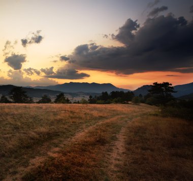 HDR dağ manzarası