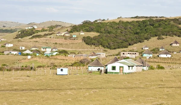 Hutjes in transkei Zuid-Afrika corrigated ijzer — Stockfoto