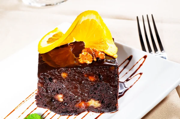 Ciasto z czekoladą i orzechami — Zdjęcie stockowe