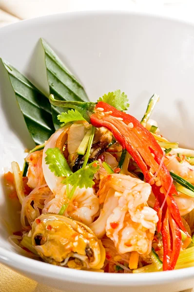 Frutos do mar frescos salada tailandesa — Fotografia de Stock