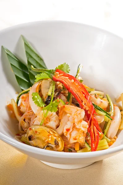 Färska skaldjur thailändsk sallad — Stockfoto
