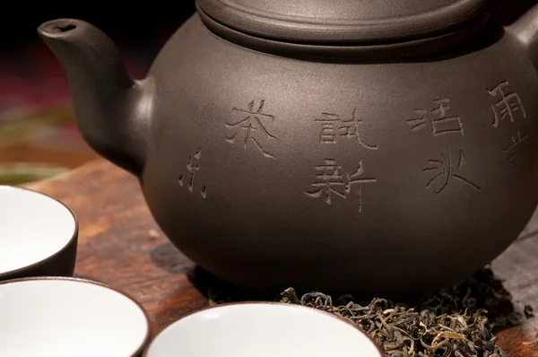Čínský zelený čaj pot a poháry — Stock fotografie