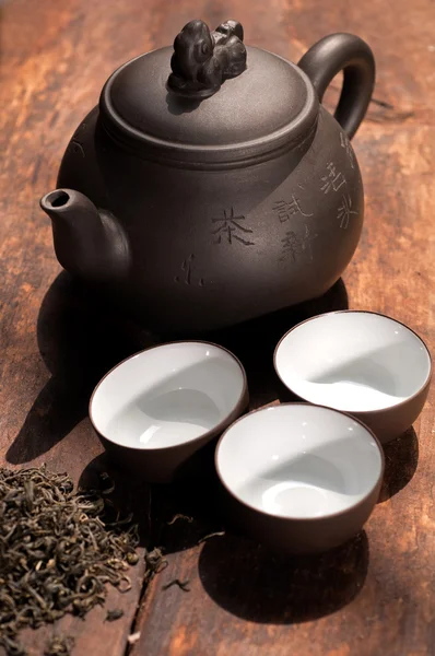 Panela de chá verde chinês e xícaras — Fotografia de Stock