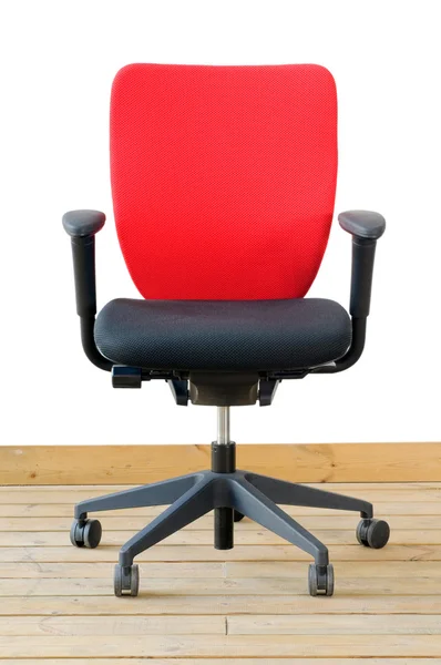 Moderní červená kancelářská židle — Stock fotografie