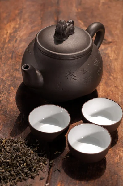 Panela de chá verde chinês e xícaras — Fotografia de Stock