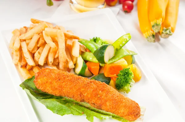 Fresh chicken breast roll and vegetables — Stock Photo, Image