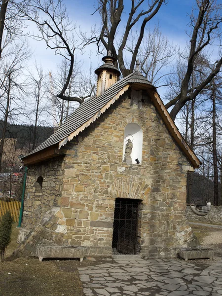 A pequena capela de pedra — Fotografia de Stock
