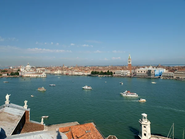 Венеция - вид с башни церкви Сан Джорджо Маджоре — стоковое фото