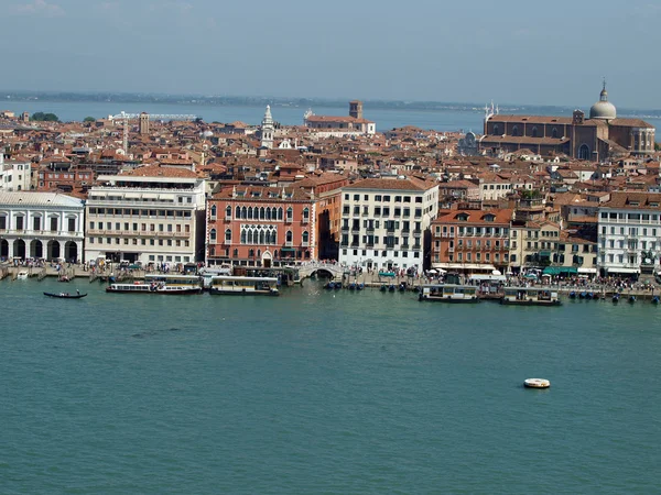 Venedig - vy från tornet i kyrkan San Giorgio Magiore — Stockfoto