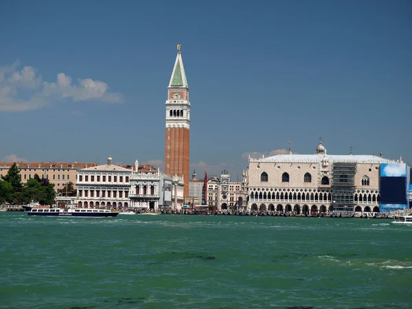 Venetië - San Marcoplein gezien vanaf het San Macro kanaal — Stockfoto
