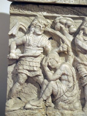 Etrüsk cinerary urn savaşçılar detay