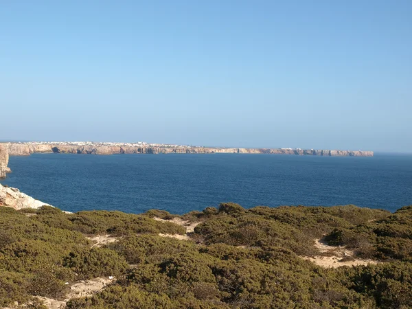 巨大的悬崖海岸附近海角 st vincent 葡萄牙 — 图库照片