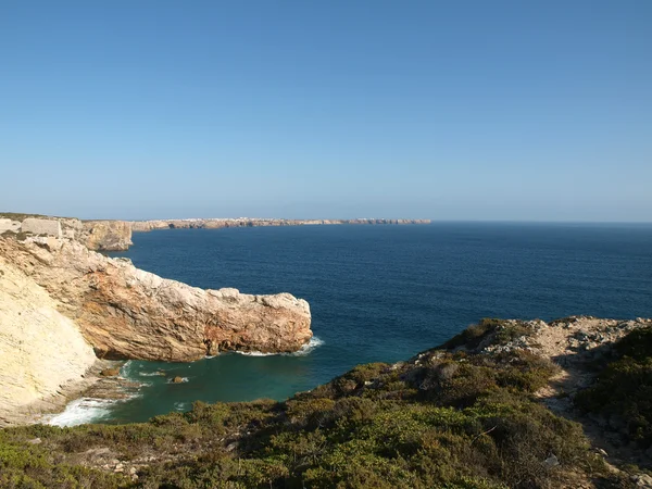 Monumentalne klifowego wybrzeża w pobliżu przylądka st vincent, Portugalia — Zdjęcie stockowe