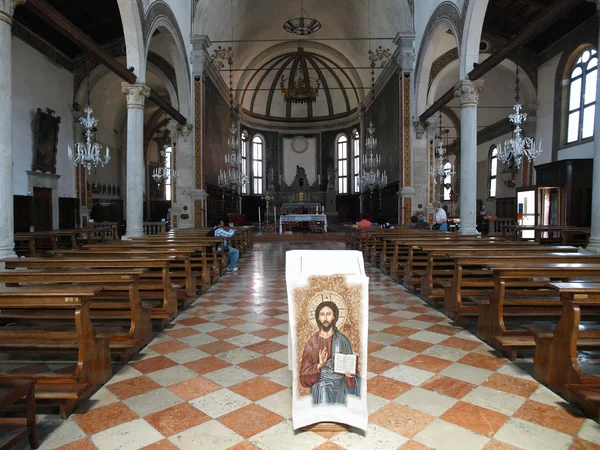 Венеція - Санкт-Пітерс церкви з острова Мурано — стокове фото