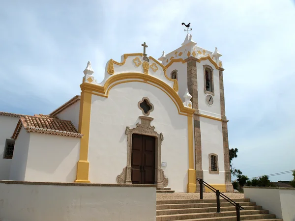빌라에서 교회 할 비스 포, algarve, 포르투갈 — 스톡 사진