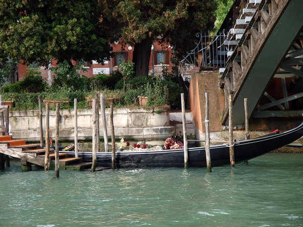 Venise - Gondole au pont Academia — Photo
