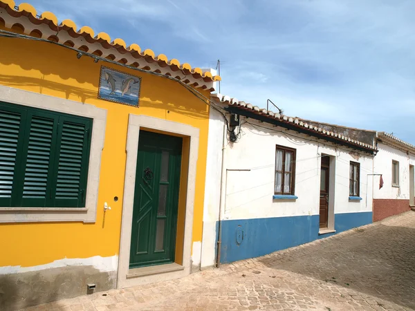 Вила-ду-Биспо - очаровательный городок в регионе Алгарве Португалии — стоковое фото