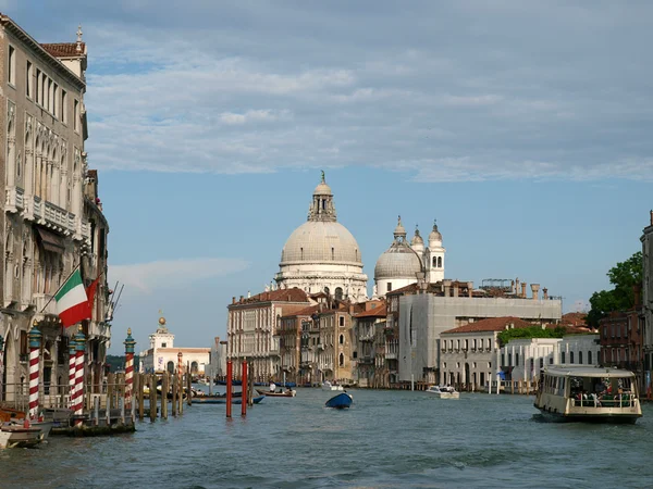 Venecia - Vista del Canal Grande y Salute — Foto de Stock
