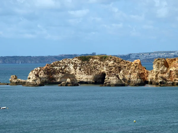 Falaises rocheuses colorées de l'Algarve au Portugal — Photo