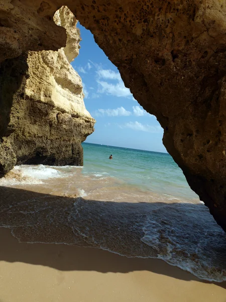Färgglada klippor i Algarve i Portugal — Stockfoto