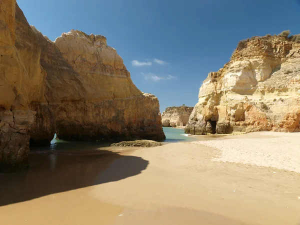 Rocce colorate sulla costa dell'Algarve — Foto Stock